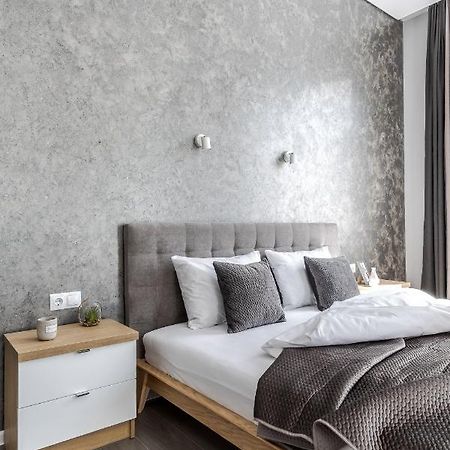 Inshiapartments On Popovycha Str Lviv Bagian luar foto
